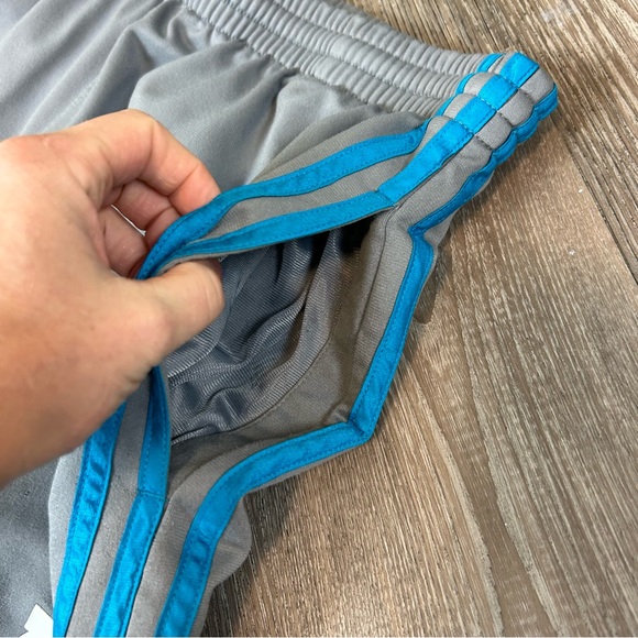 Men’s Adidas Striped Shorts - Picture 9 of 12